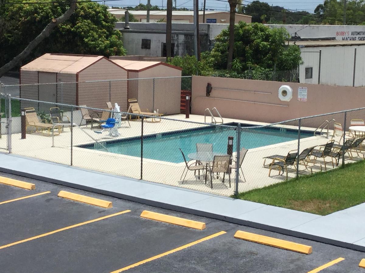 Redfinn Inn Fort Pierce Esterno foto